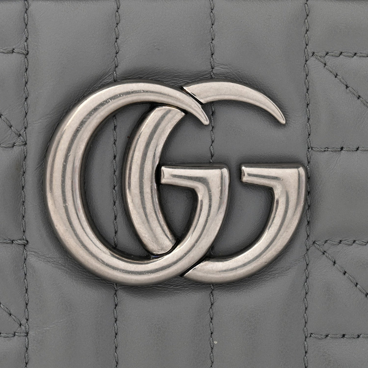 Calfskin Matelasse Aria Small GG Marmont Chain Shoulder Bag Deep Grey